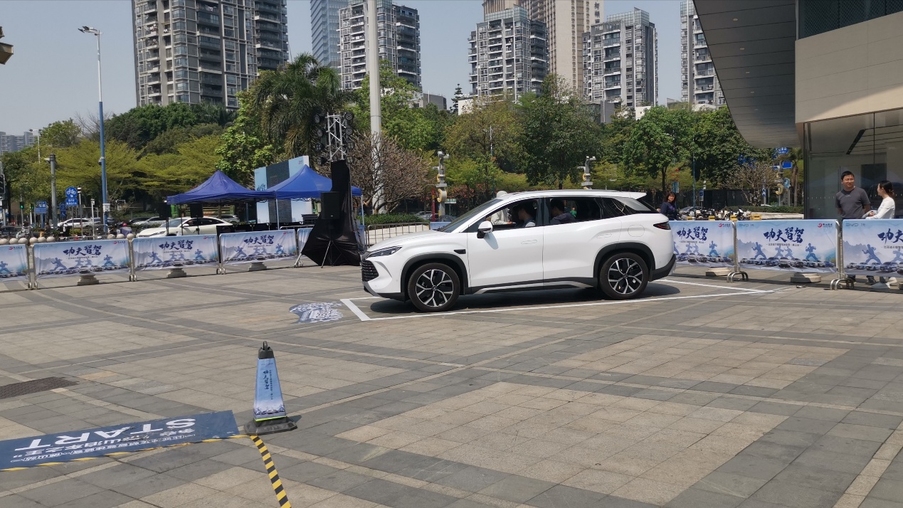 智能驾驶谁家强？比亚迪天神之眼C自动泊车，能否媲美老司机？插图6