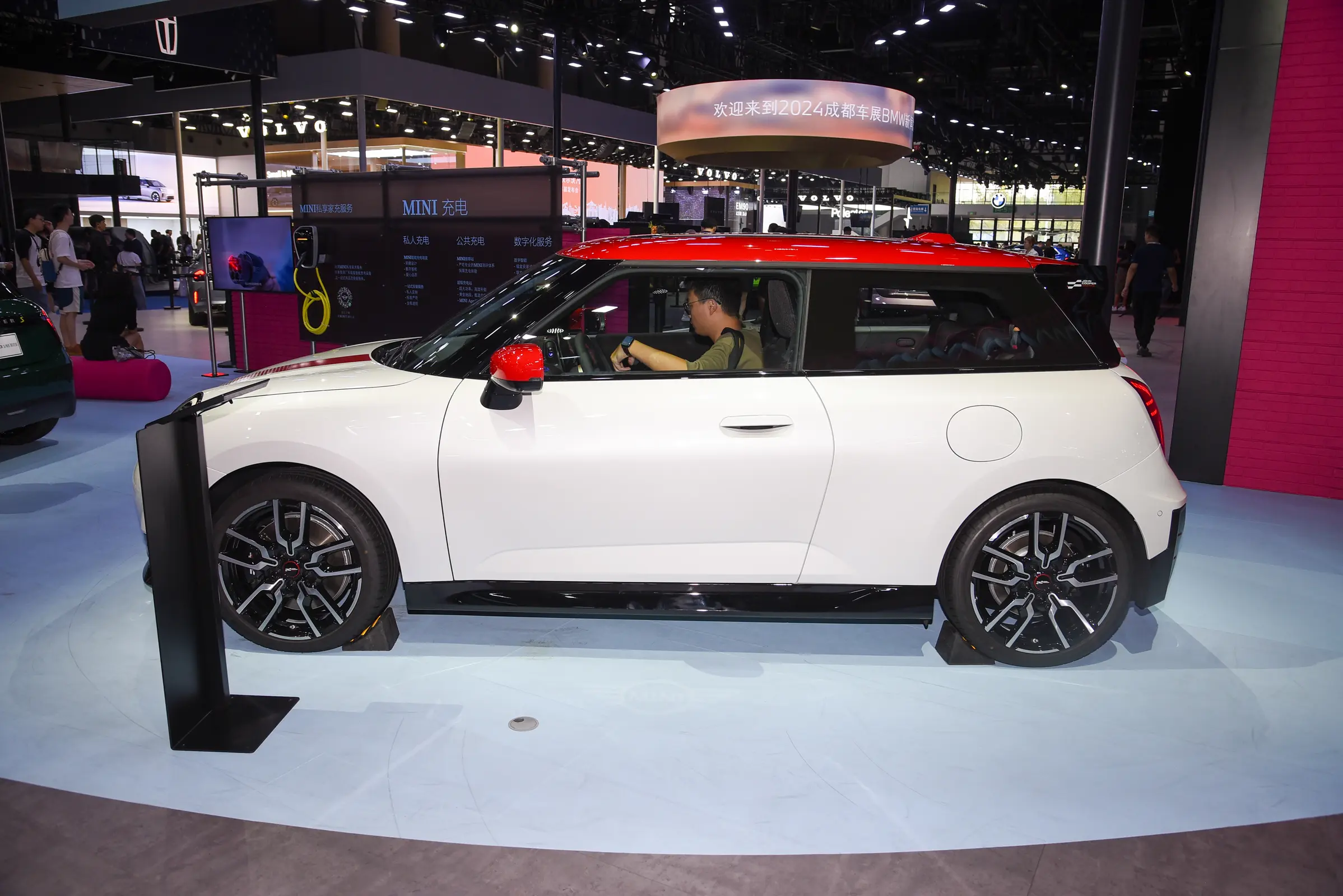 纯电动MINI COOPER已量产,电动小钢炮,即将国内上市插图3 纯电动MINI COOPER已量产,电动小钢炮,即将国内上市插图3