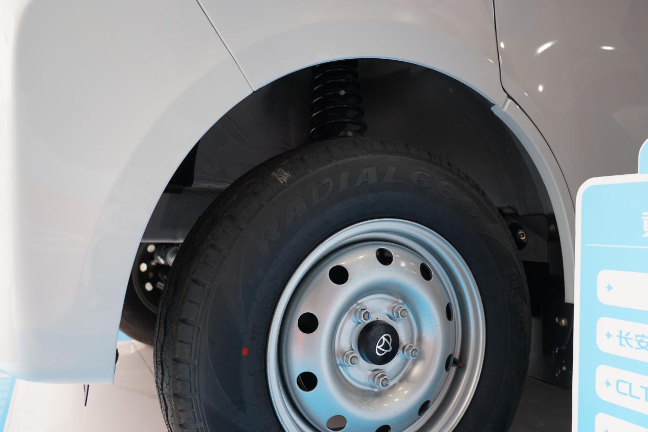 小生意的选车攻略，新一代长安睿行EM80插图15