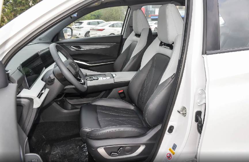 7.69万能入手第三代长安CS75 PLUS？现在有了，还配爱信8AT插图5