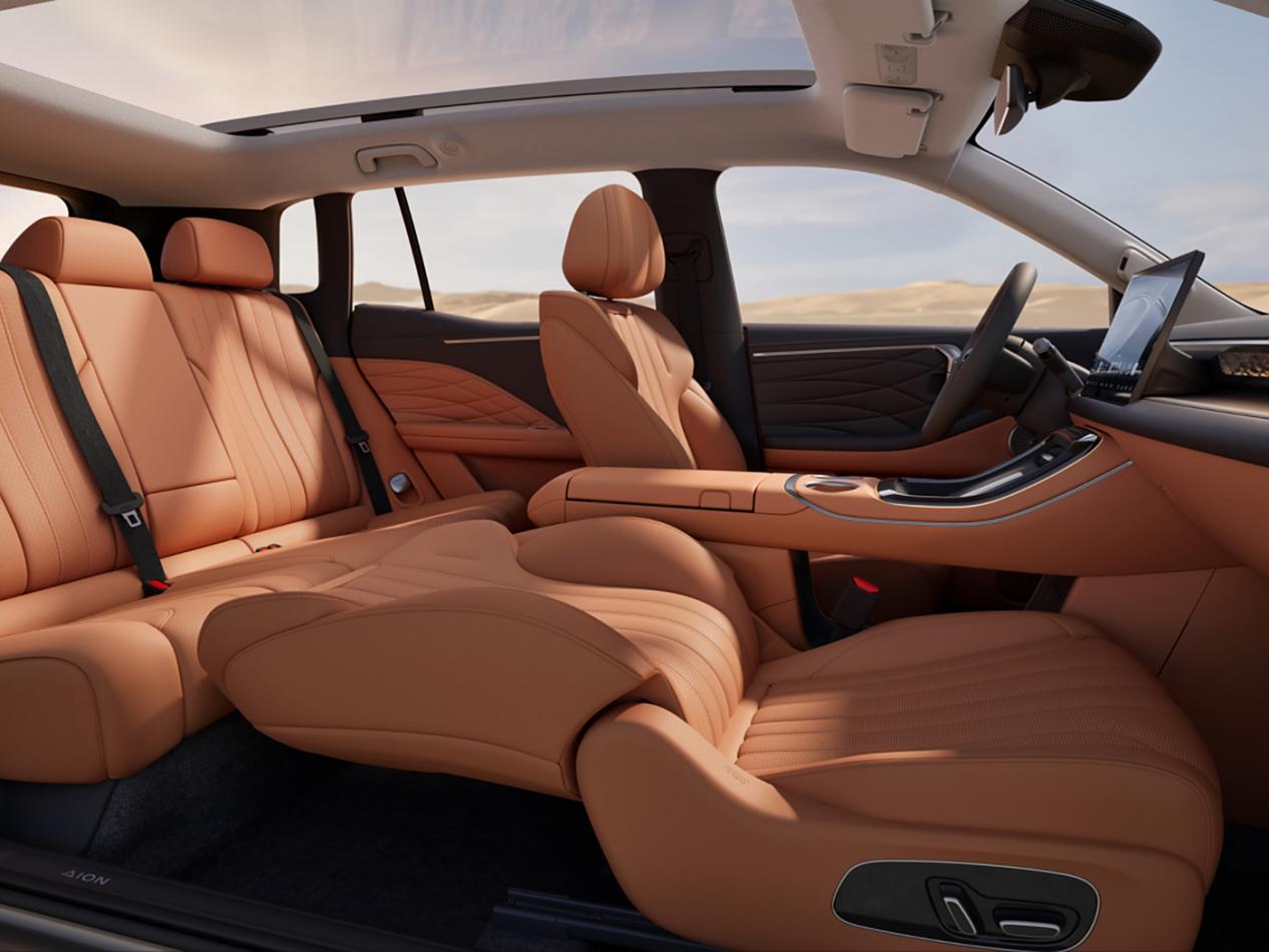 纯电SUV"卷王"来袭！售13.98万，至高补贴3.2万，续航650km，香？插图7