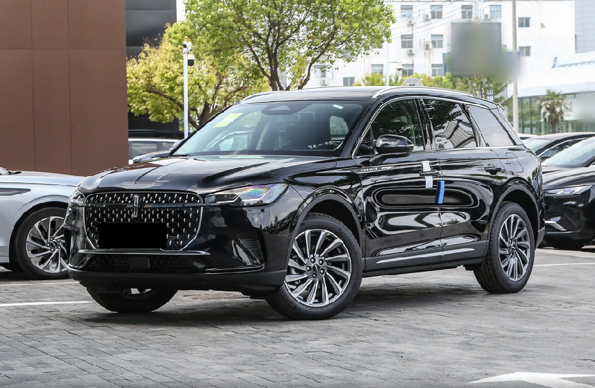 23.58万元起，这款美系SUV造型大气颜值高，续航可达1240km插图6