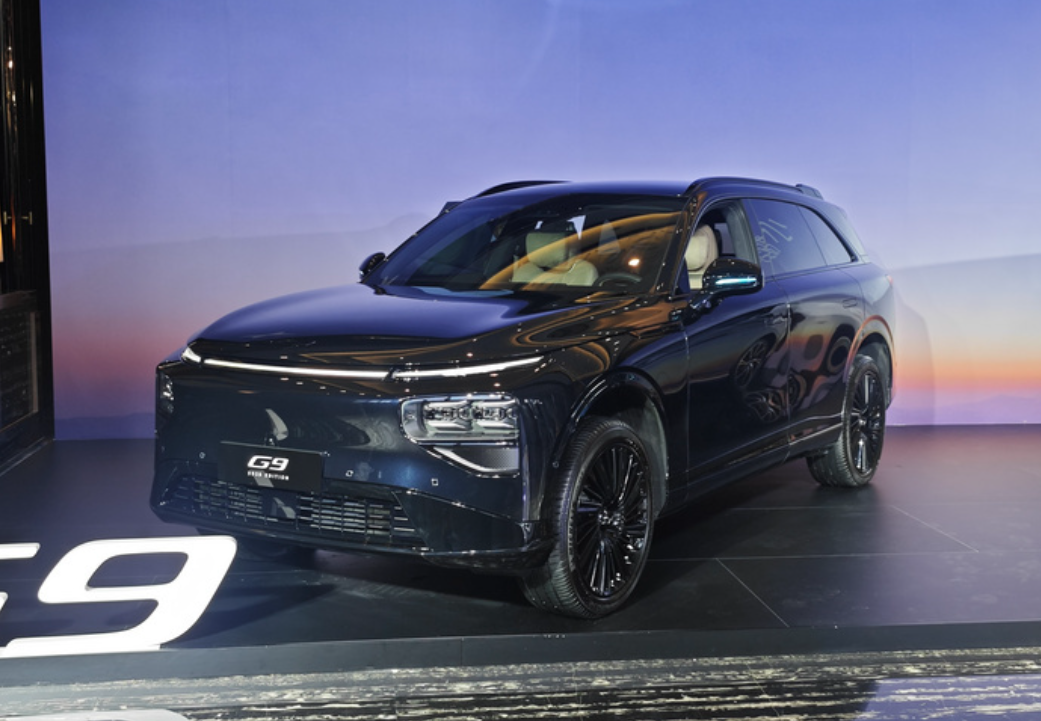 标配高阶智驾和双腔空悬，新款小鹏G9上市，25万还看Model Y么？