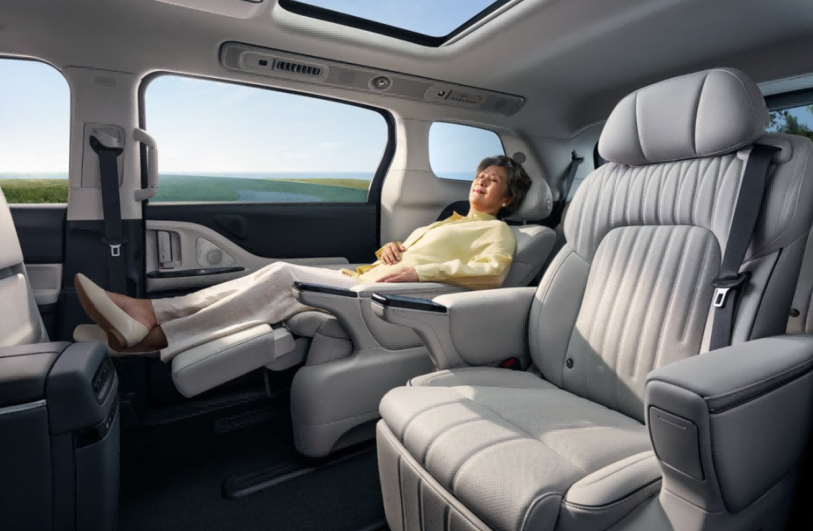 130km/h蒙眼实测AEB！岚图CEO亲证安全天花板