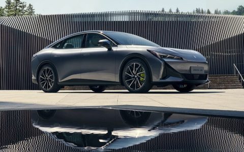 极狐阿尔法S5：从呼吸到触感，极狐汽车细节控的终极舒适答卷