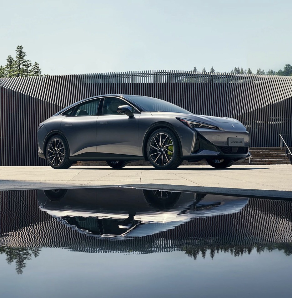 极狐阿尔法S5：从呼吸到触感，极狐汽车细节控的终极舒适答卷