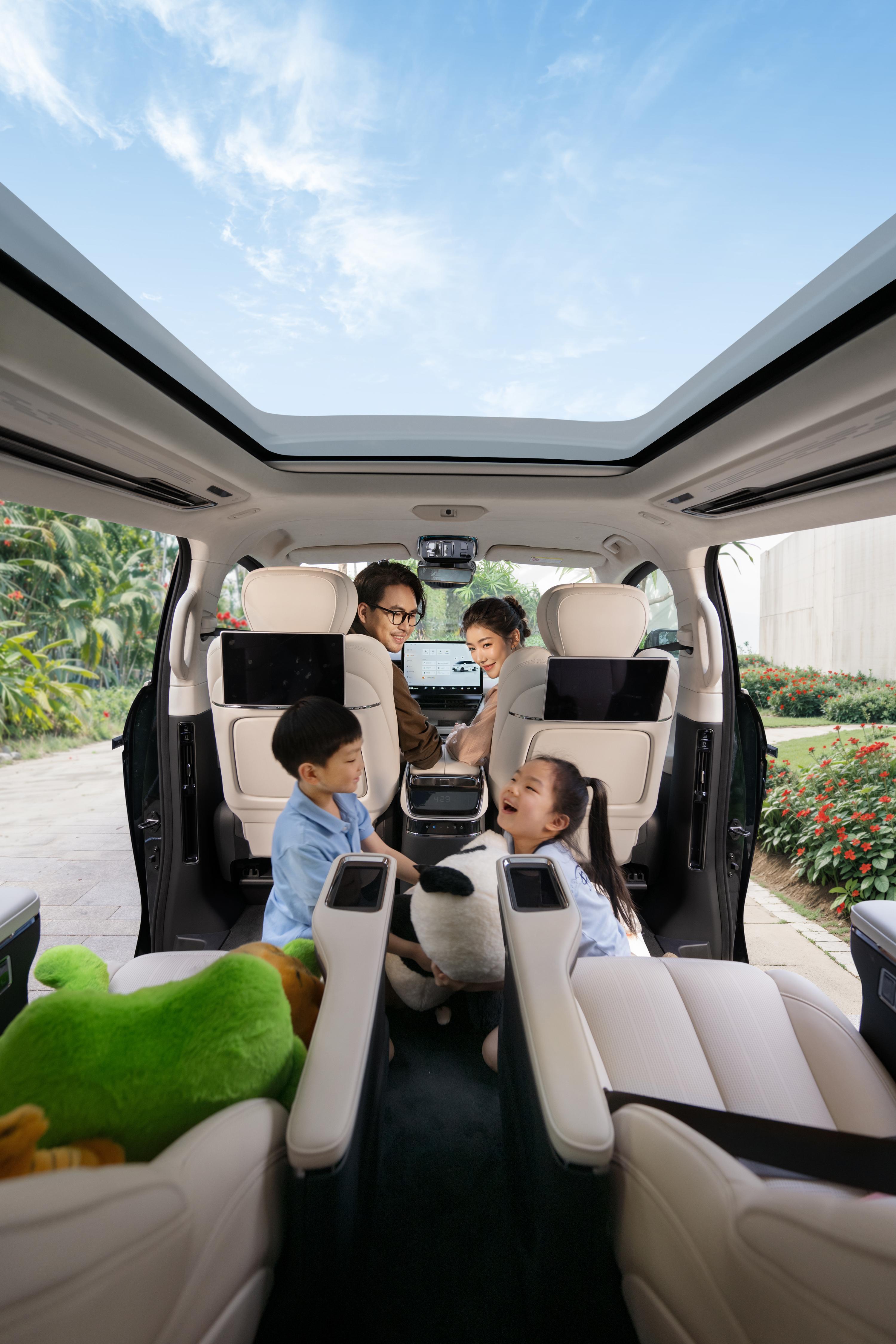 30万级最大最豪华纯电MPV上市！吉利银河翼真 L380 29.99万元起售插图4