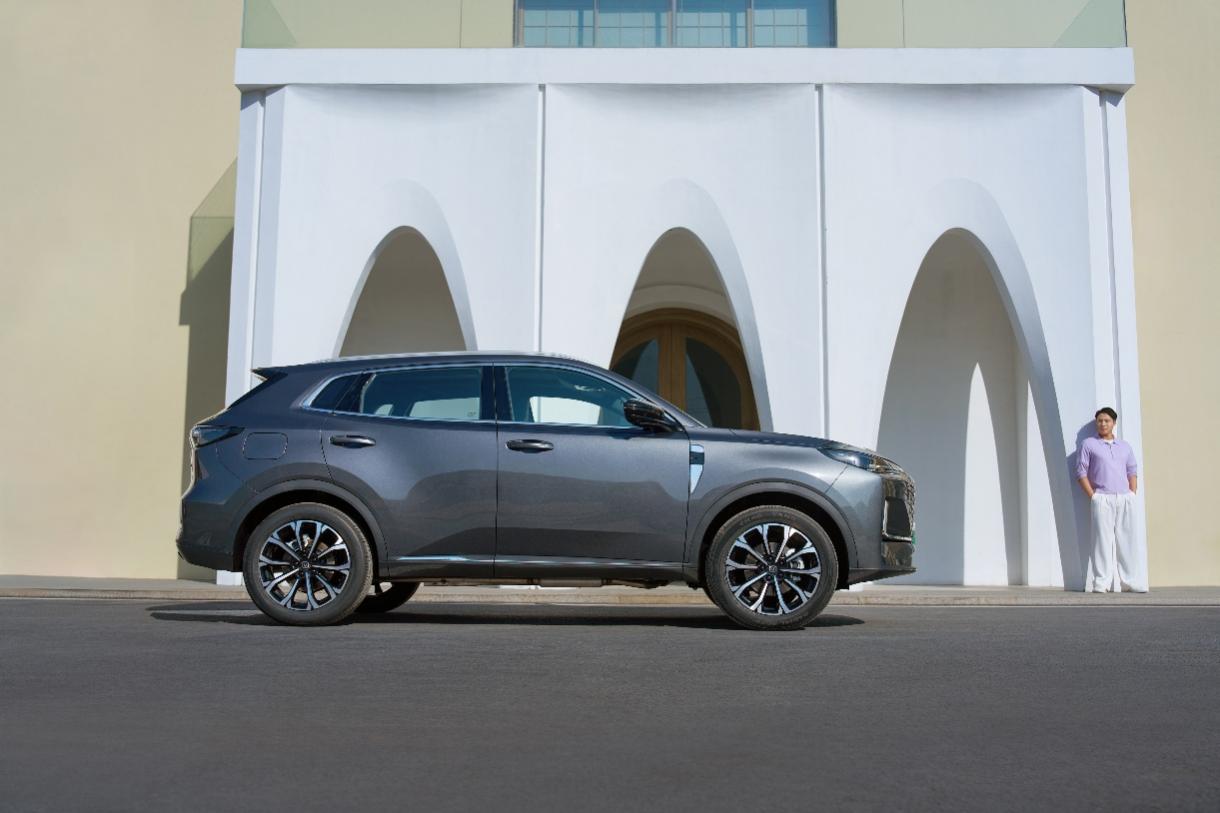 10.49万元起，补贴后7.99万元起，长安第三代CS55PLUS PHEV上市加电不加价！插图6