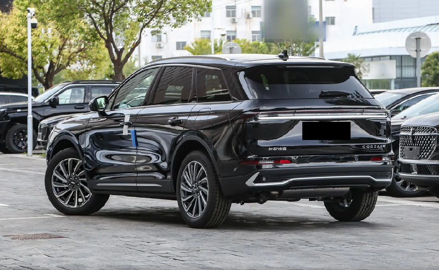 23.58万元起，这款美系SUV造型大气颜值高，续航可达1240km插图1