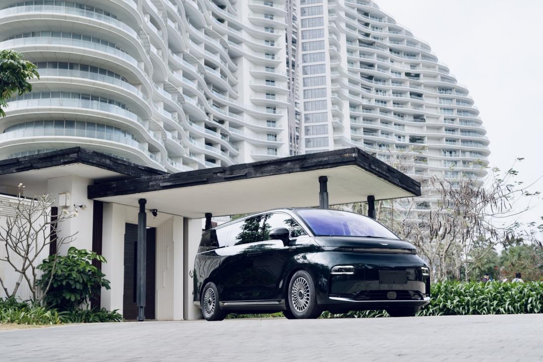 30万级最大最豪华纯电MPV上市！吉利银河翼真 L380 29.99万元起售插图10