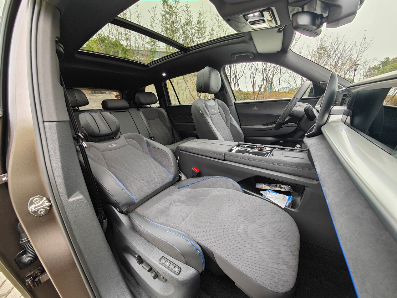 试驾:性能+智能双重叠加 途昂 Pro要硬刚新势力?插图6 试驾:性能+智能双重叠加 途昂 Pro要硬刚新势力?插图6