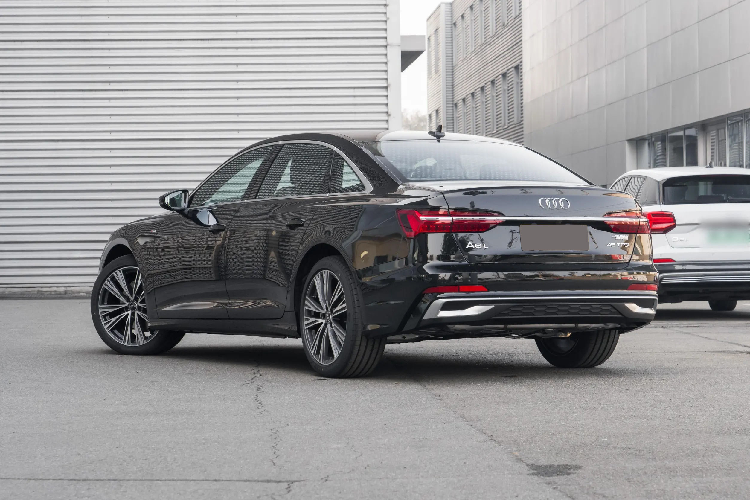 售价45.49万元，2025款奥迪A6L新车型上市！产品力如何呢？插图2
