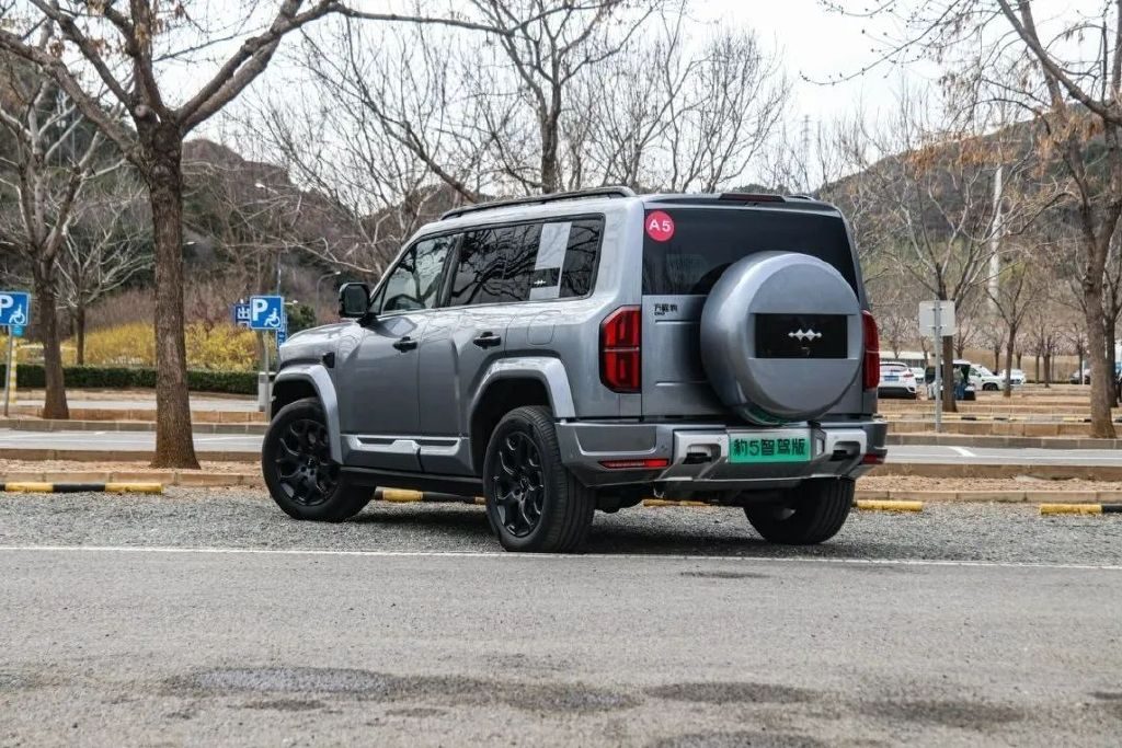 试驾方程豹豹5智驾版：智能与越野两不误！