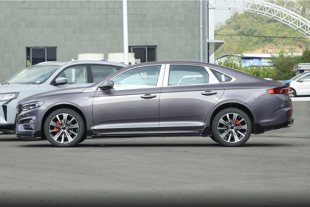 售9.97万起,试驾体验吉利星瑞东方曜版,燃油家轿市场的黑马!插图2 售9.97万起,试驾体验吉利星瑞东方曜版,燃油家轿市场的黑马!插图2