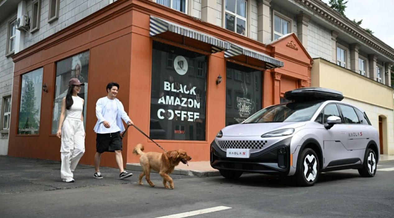 极狐汽车考拉S：灵活空间布局，婴儿车+露营装备轻松收纳