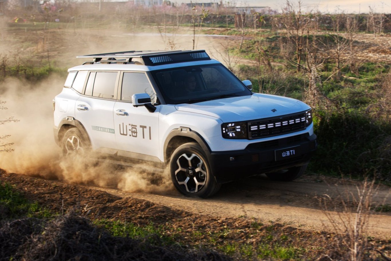 既能城市代步，又能荒漠越野！试驾捷途山海T1和T2