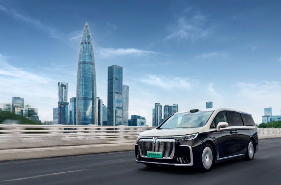 130km/h蒙眼实测AEB！岚图CEO亲证安全天花板