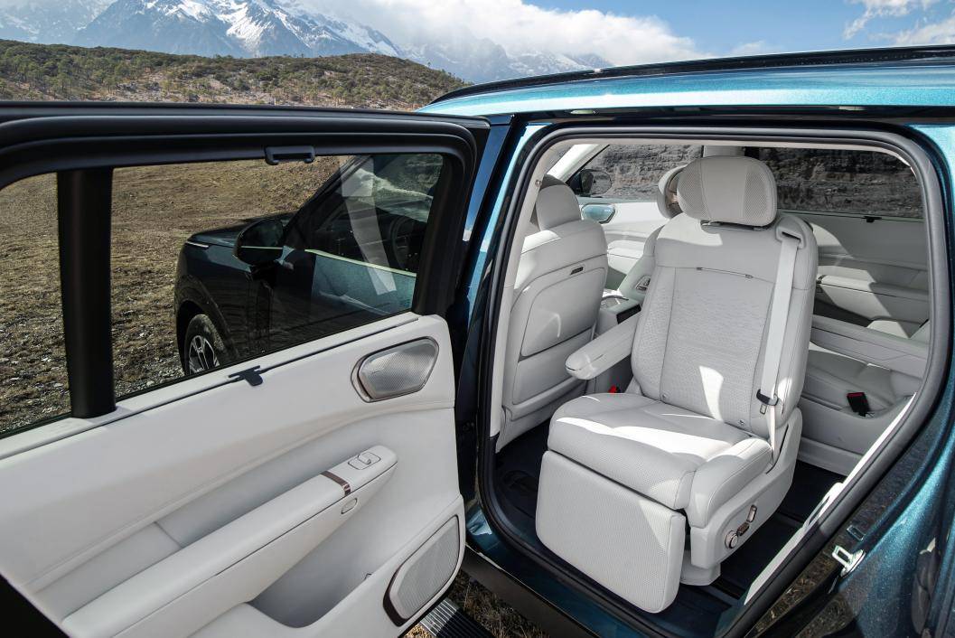 领克900懂性能也懂豪华，33万起预售开启