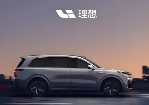 中国新能源汽车转型，踩着比亚迪和理想过河！
