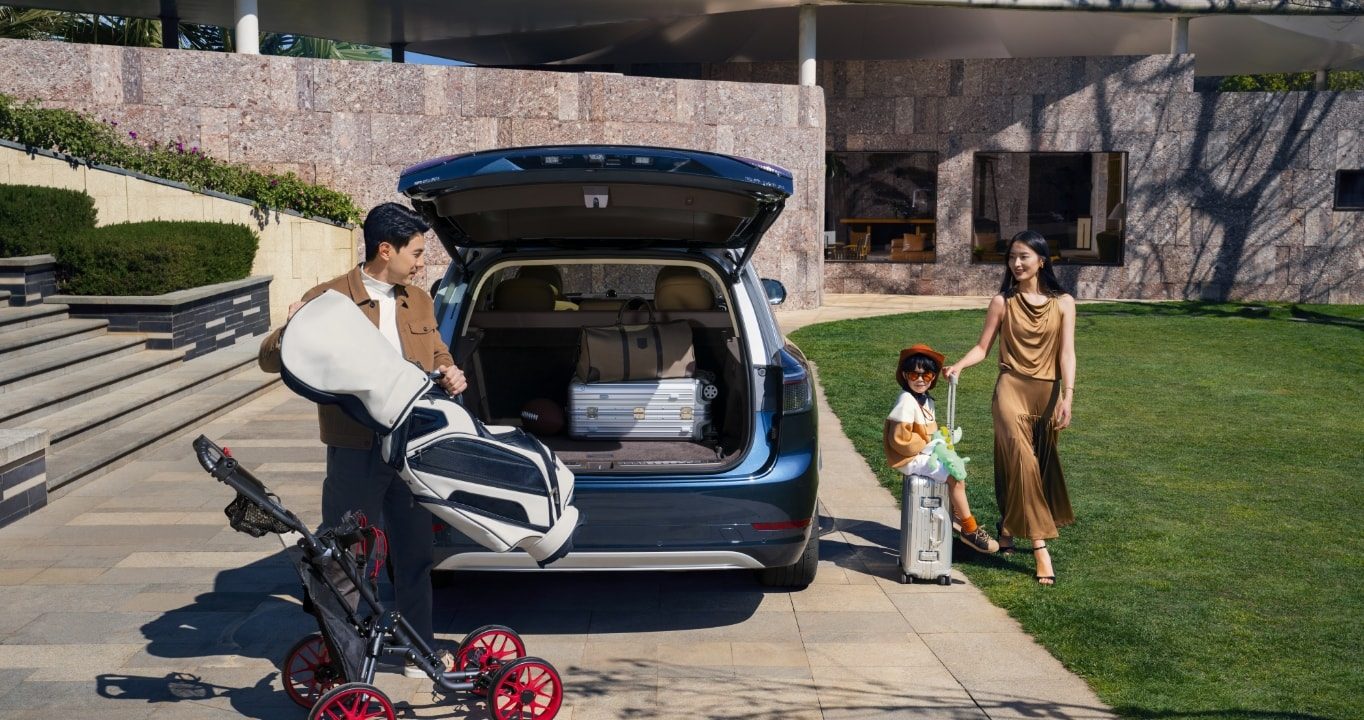 上市2小时大定突破1万！比理想L9还火的2025款问界M9，怎么选？