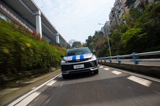 热销超百万，出海51国！吉利缤越L超越版7.48万限时抢，香不香？