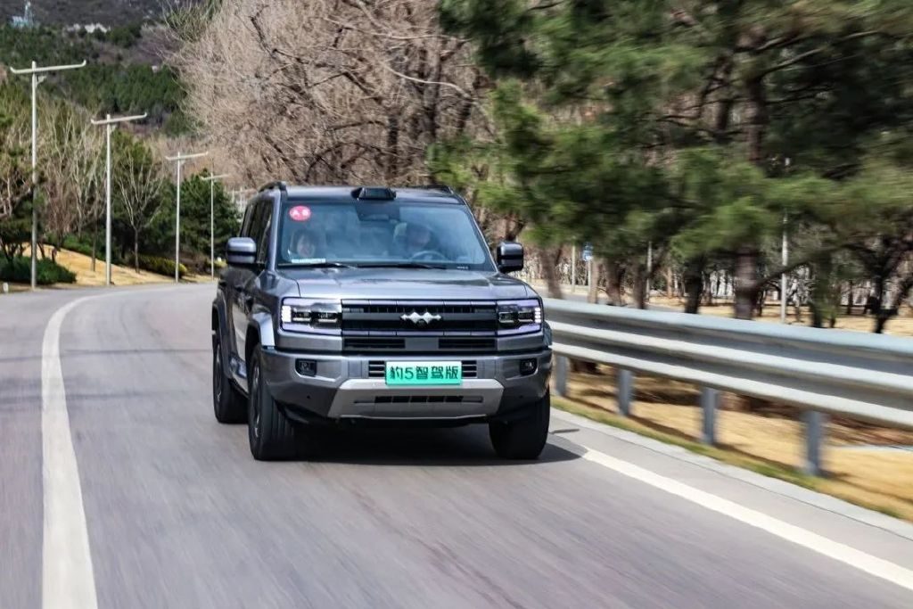 试驾方程豹豹5智驾版：智能与越野两不误！