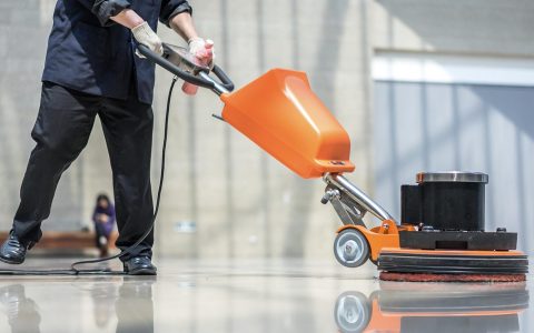 纯视觉硝烟再起，萤石网络能打造商用清洁新标杆吗？