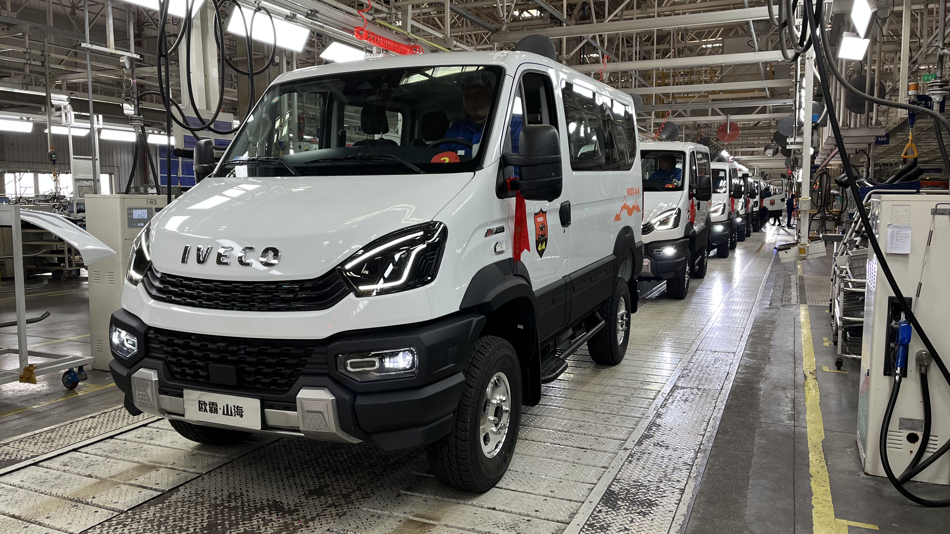 欧霸·山海新车交付,四驱依维柯真的来了!插图1 欧霸·山海新车交付,四驱依维柯真的来了!插图1