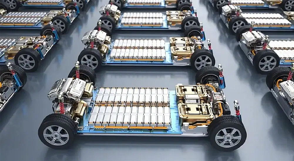 汽车电池包底板厚度有多少毫米，剐蹭到多深会需要更换总成？