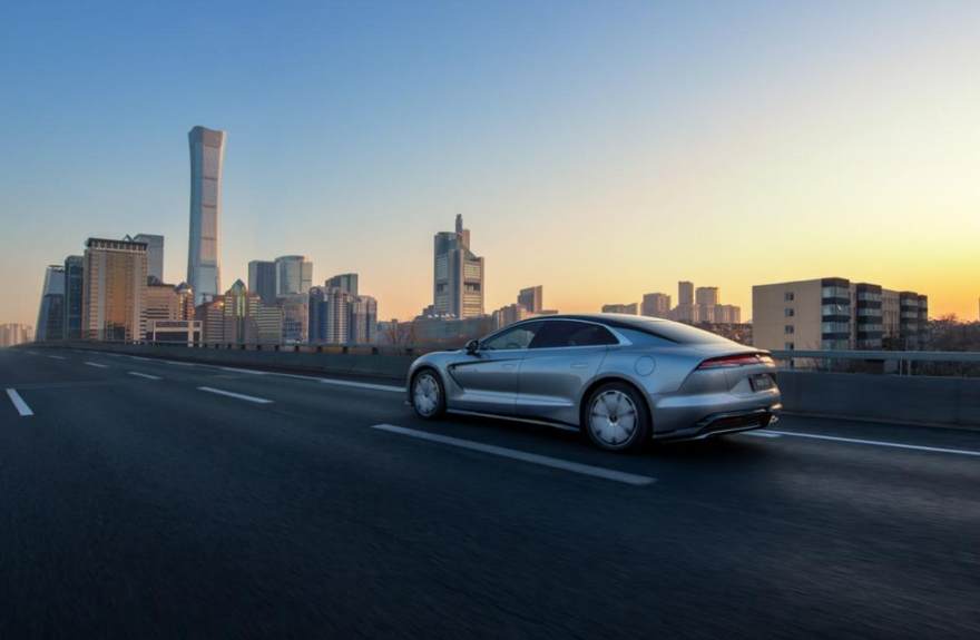 仰望U7上市 引领新能源汽车进入“四电时代”