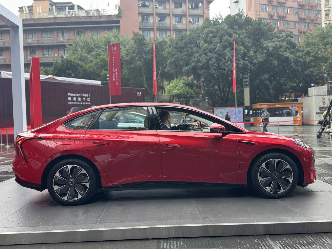 红旗天工05给付航交车，拥抱年轻人，大喊Passion Red！插图7