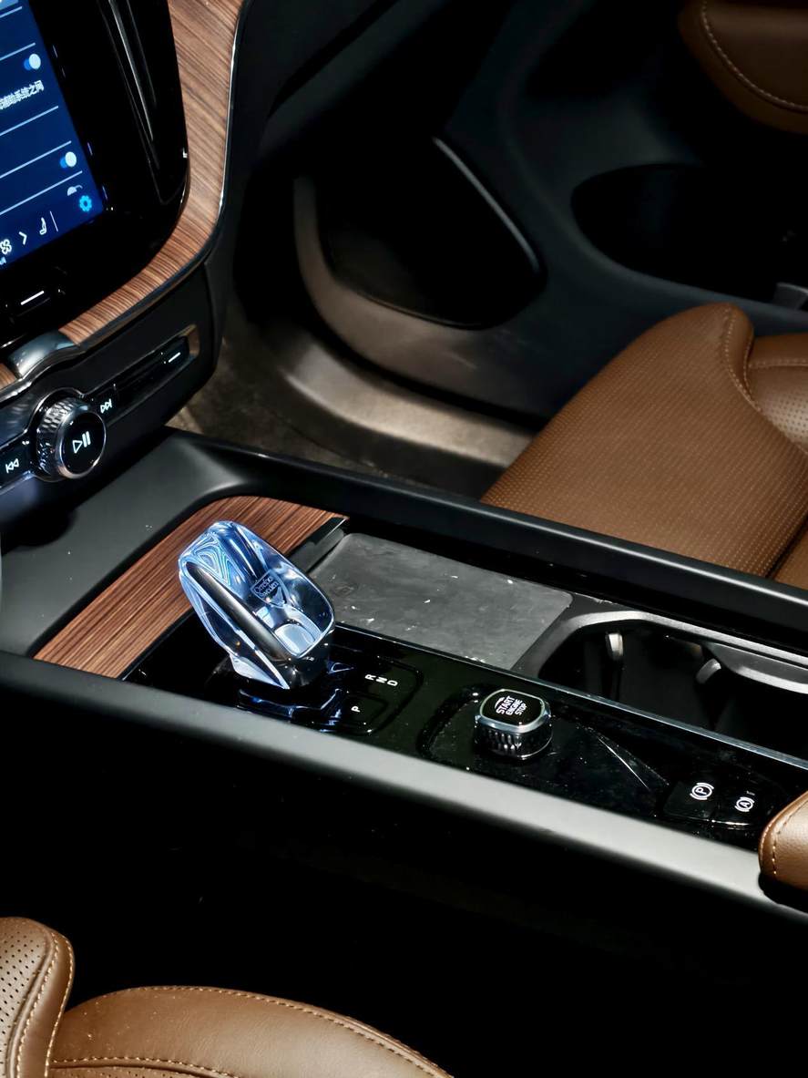 短试2025款沃尔沃XC60插混版：P4电机惊喜，空悬感受好评