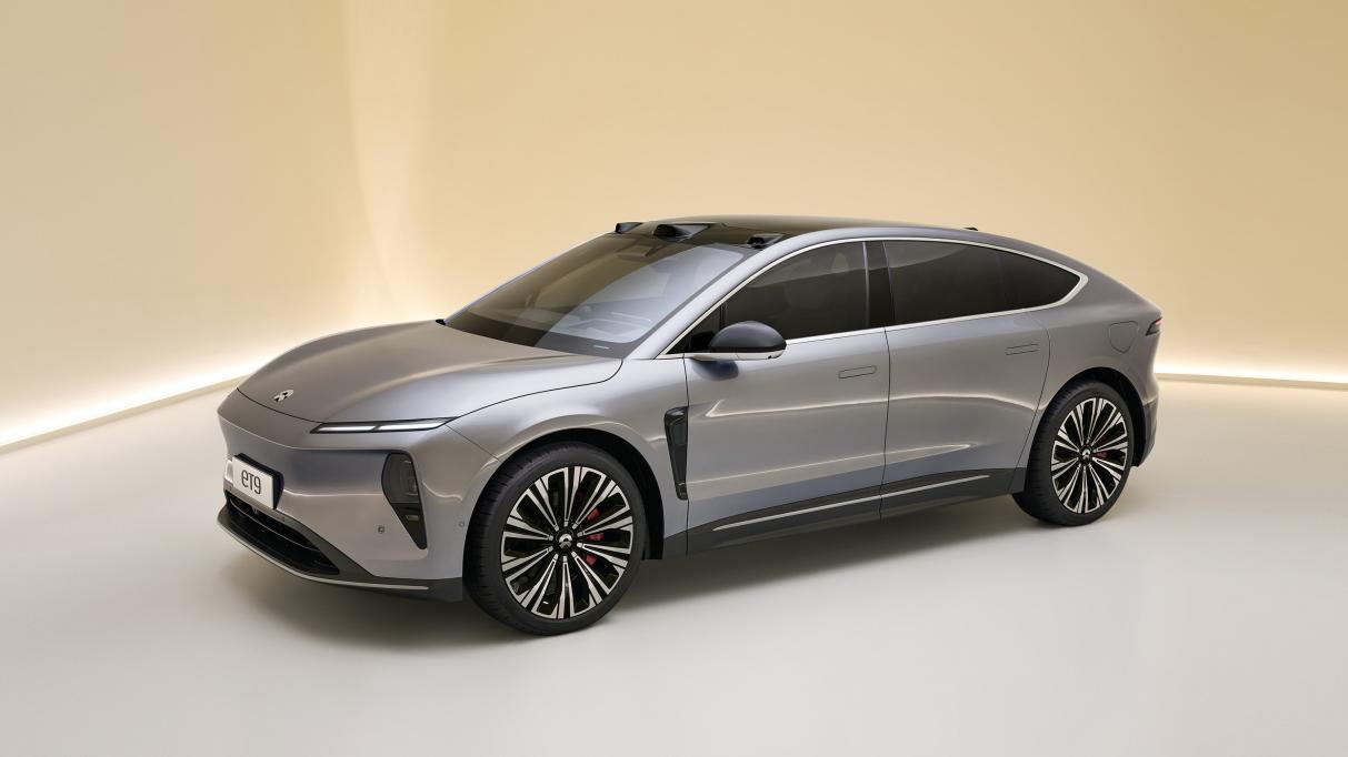 关于换电站的建设，李斌后悔了