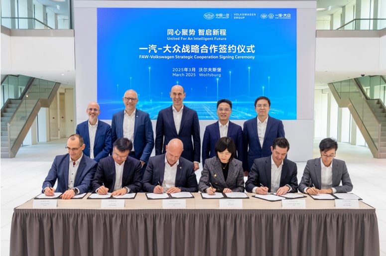 中德共塑汽车新范式：油电共进，全智驱动长期主义插图
