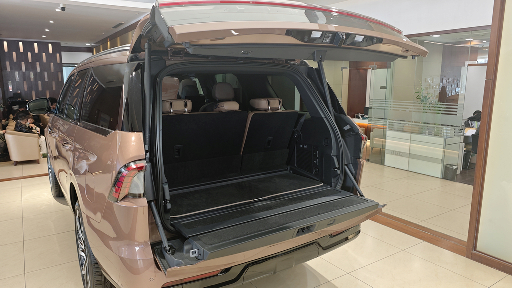 全新一代林肯领航员区域品鉴闪耀江城 领航美式豪华新境界插图2 全新一代林肯领航员区域品鉴闪耀江城 领航美式豪华新境界插图2