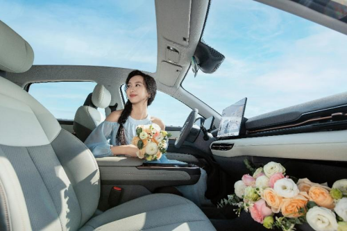 一汽奔腾新能源序列"悦意"正式发布 悦意03售价9.29万元起