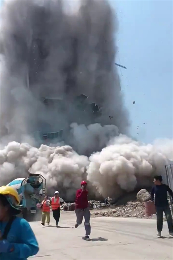 缅甸发生7.9级地震 泰国曼谷一在建高楼地震中坍塌：瞬间灰飞烟灭