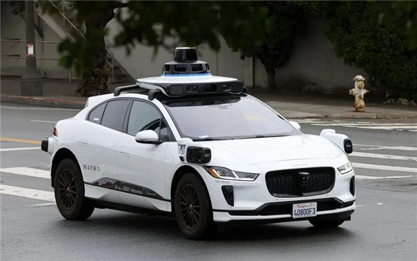 无人出租车“违章不断”！谷歌Waymo一年被开近600张罚单