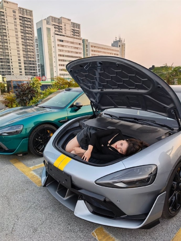 小米SU7 Ultra前备箱能装下女生 官方：建议不超20KG