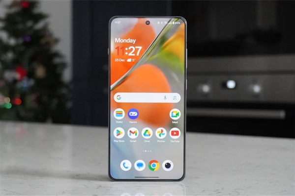 根治小屏旗舰续航痛点 一加13T预热：配备同尺寸最大电池6200mAh