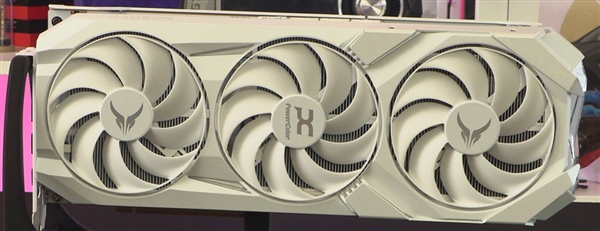 最特殊的RX 9070 XT：明明叫红魔 却通体纯白