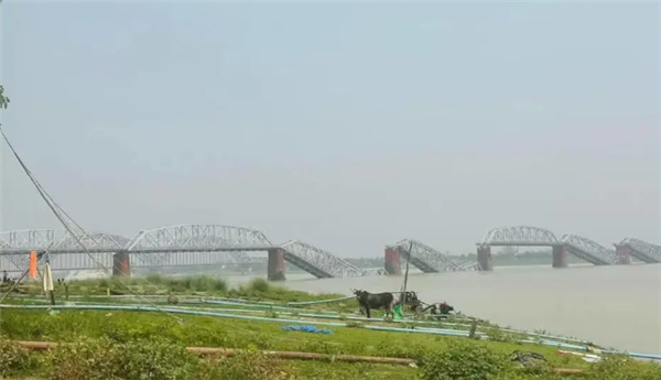 缅甸标志性大桥在强震中被拧成麻花：已有91年历史