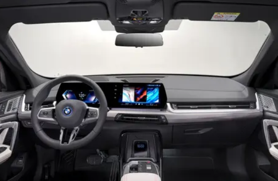 宝马iX2纯电SUV曝光：续航350公里 售价32万你会买吗