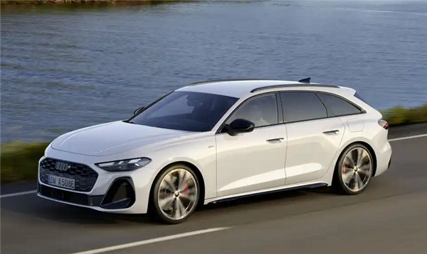首搭2.0T插混动力：全新奥迪A5 PHEV官宣：纯电续航108km