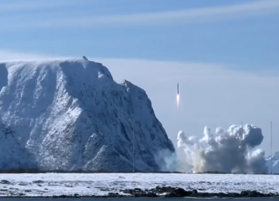 德国火箭发射就坠毁：现场火光冲天