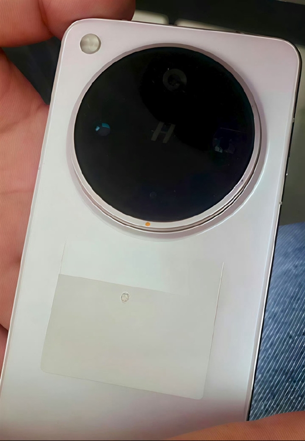 行业唯一双潜望旗舰！OPPO Find X8 Ultra真机首曝