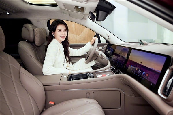 演员刘涛喜提问界M9 直呼：一眼就爱上的车