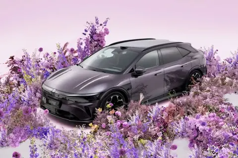 【E汽车】极氪007 GT发布全新紫色车漆及紫白内饰官图插图5