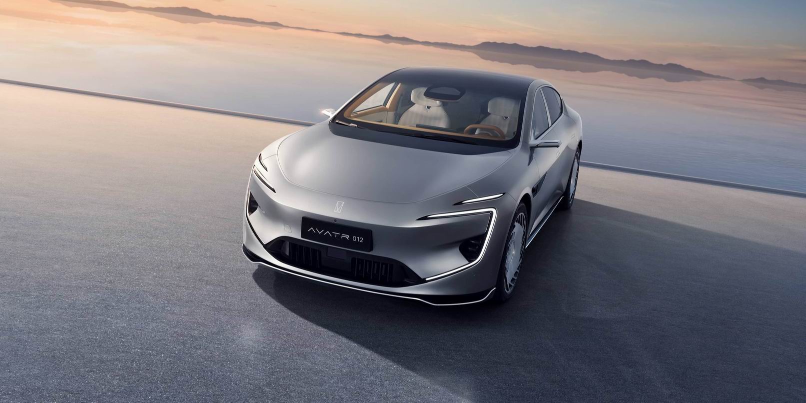 联名高奢设计+限量700台！阿维塔012全球限量版上市 售70万元插图1