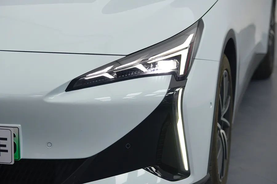 极狐阿尔法S5:11万多买到20万的车,太值了!插图1 极狐阿尔法S5:11万多买到20万的车,太值了!